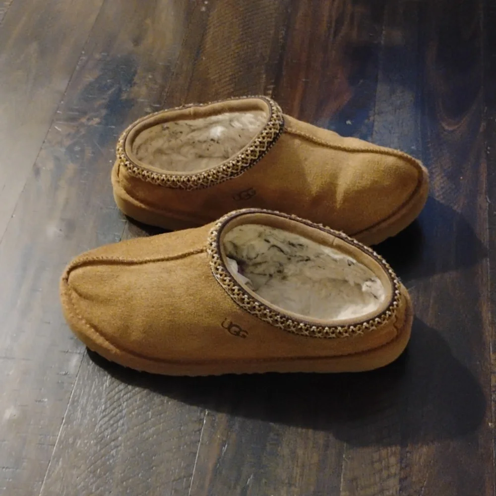 UGG Size 6 Women - Picture 2 of 6